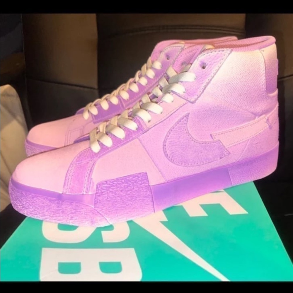 Nike SB Zoom Blazer Mid PRM Ombre Lilac Mens 7 / Womens 8.5